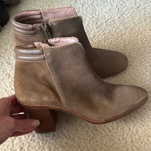 Women’s Bernardo Boots.